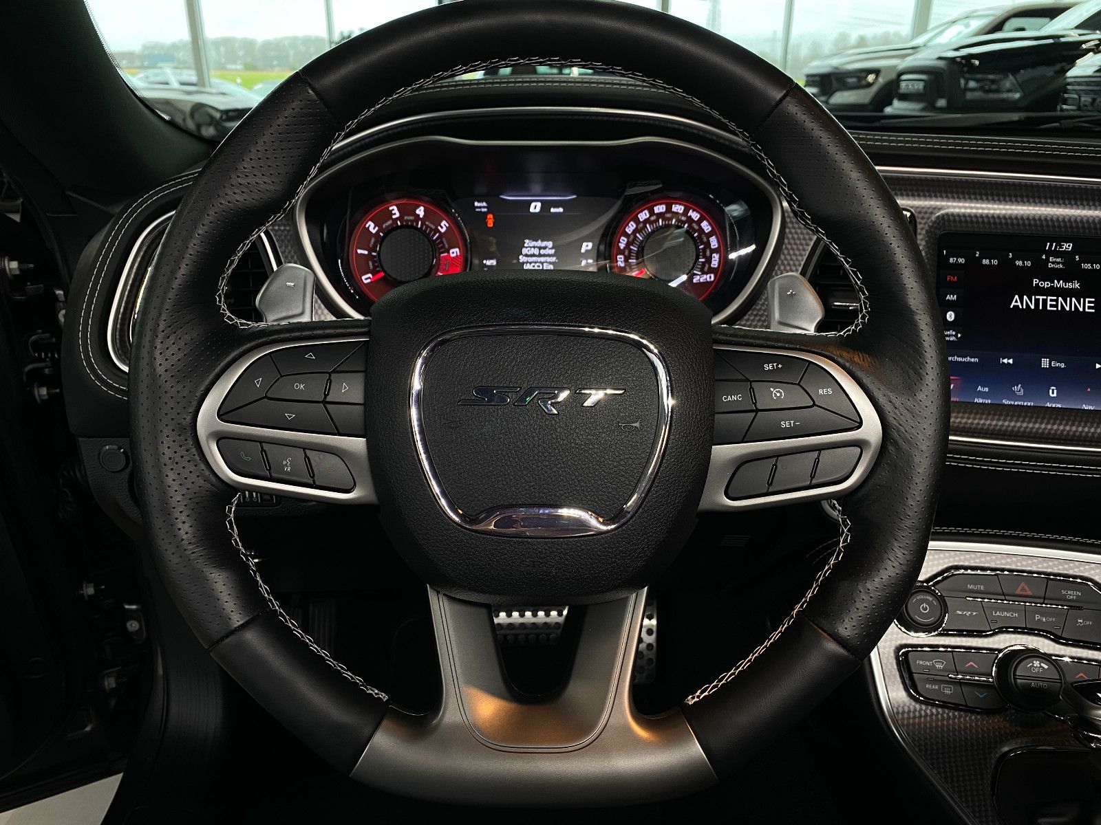 Fahrzeugabbildung Dodge Challenger SRT 6.2 Hellcat Redeye Deutsche EZ.