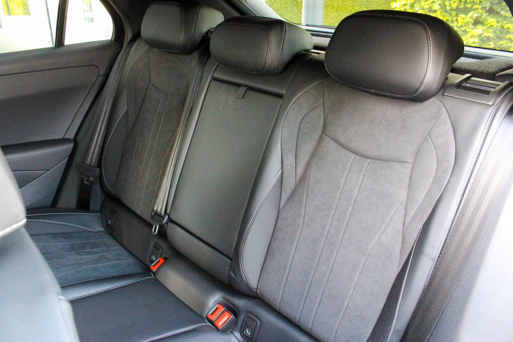 VW T-Roc 1.5 Black Style / DISCOVER/ 18"/ CARPLAY VW T-Roc 1.5 Black Style / DISCOVER/ 18"/ CARPLAY