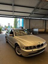 BMW E39 520I Facelift Touring Neu TÜV viel... - BMW 520 aus 2002: Kombi