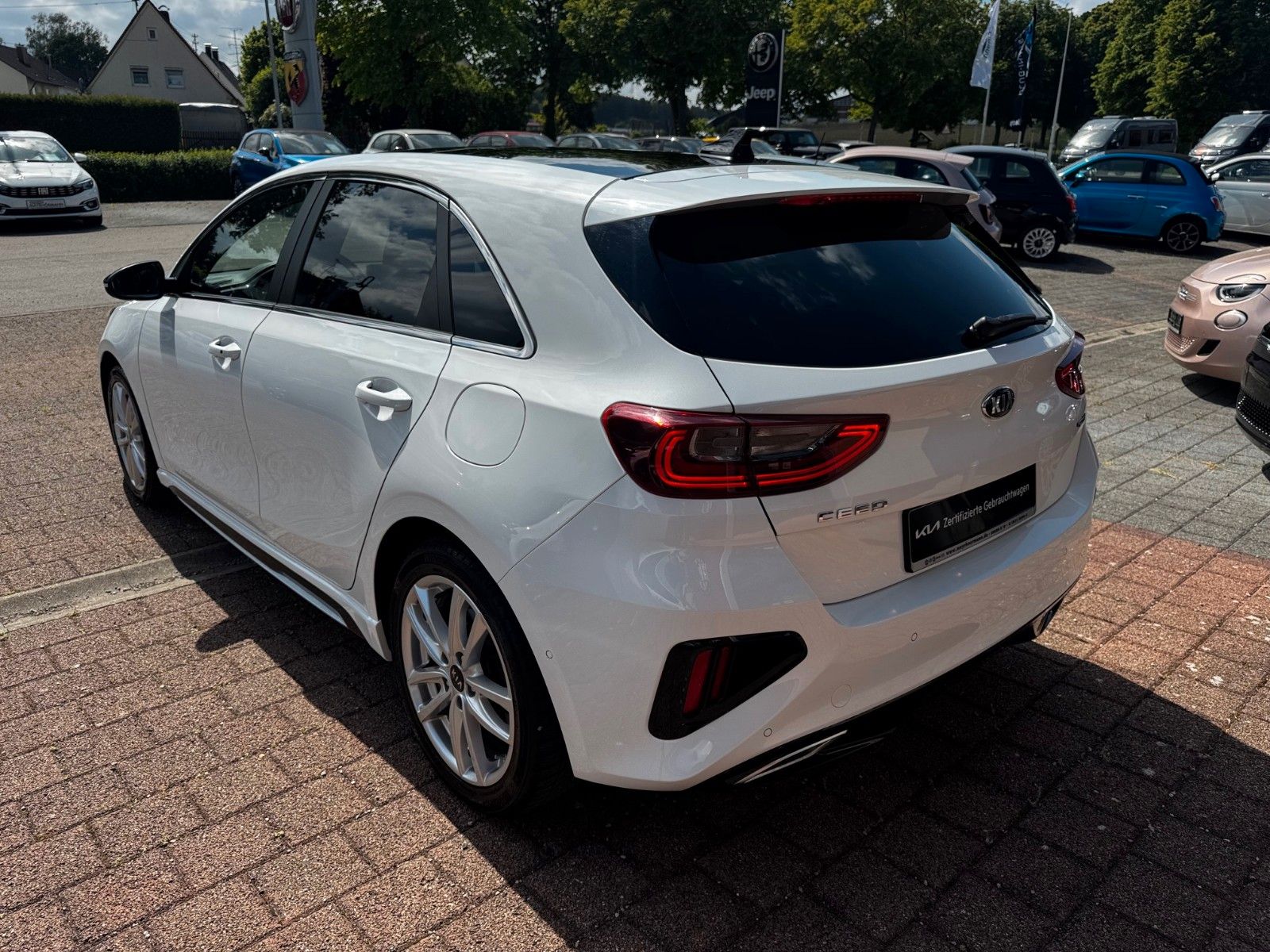 Fahrzeugabbildung Kia Ceed 1.4 GT-LINE GLASDACH NAVI KAMERA SITZHEIZUN