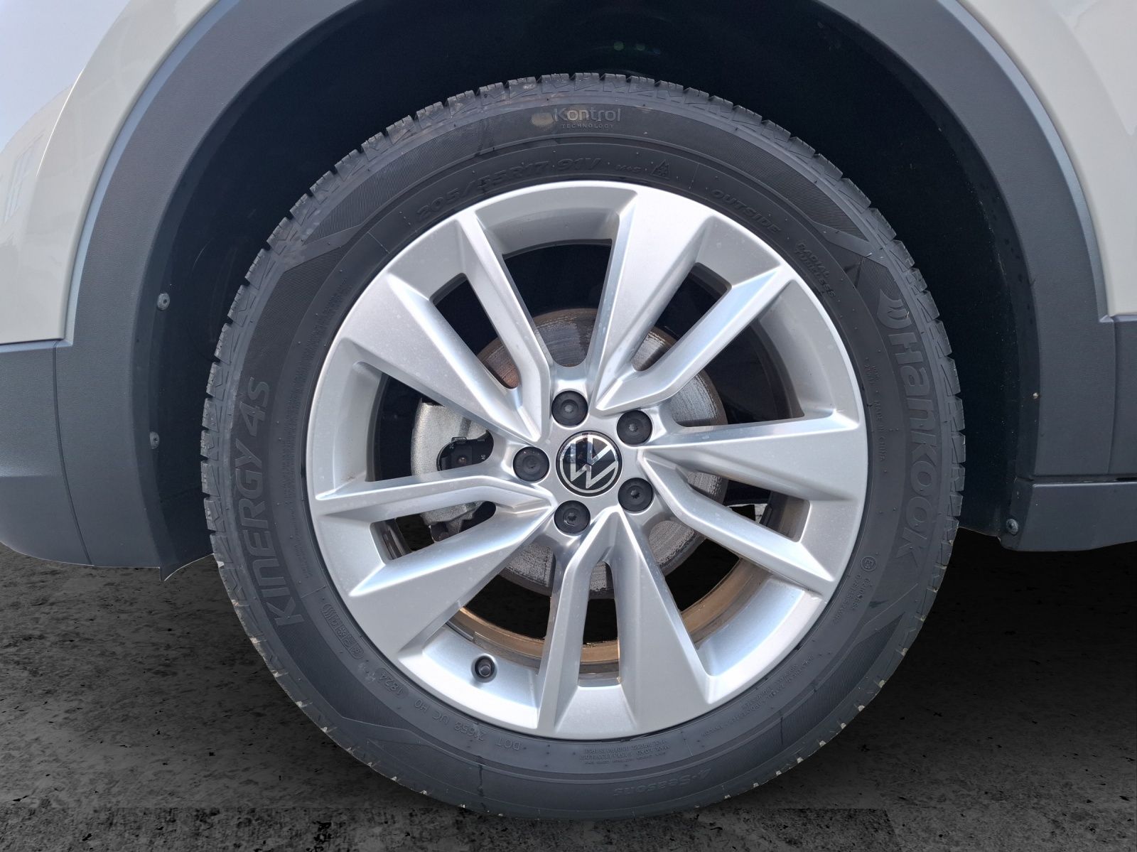 Fahrzeugabbildung Volkswagen T-Cross TSI Life DSG LED Navi AID ACC PDC SH LM