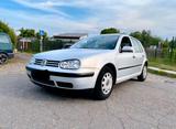 Volkswagen Golf 4 IV  1,4 Benzin - Volkswagen Golf aus 2000: Iv
