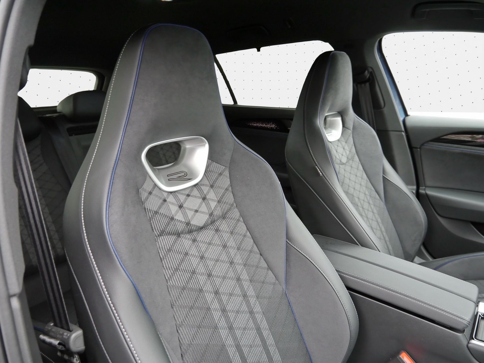 Volkswagen Passat - Bild 13