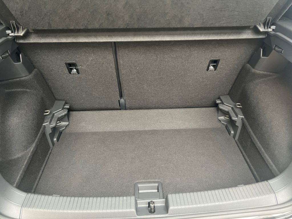Fahrzeugabbildung Volkswagen T-Cross 1.0 TSI DSG R-Line ACC Navi