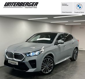 BMW Leasingangebot: BMW iX2 xDrive30 M Sportpaket Head-Up Harman/Kardon 