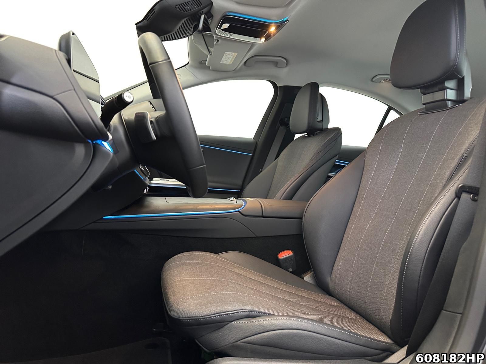 Mercedes-Benz E 220 d Avantgarde AHK Distronic Ambiente + foto 10