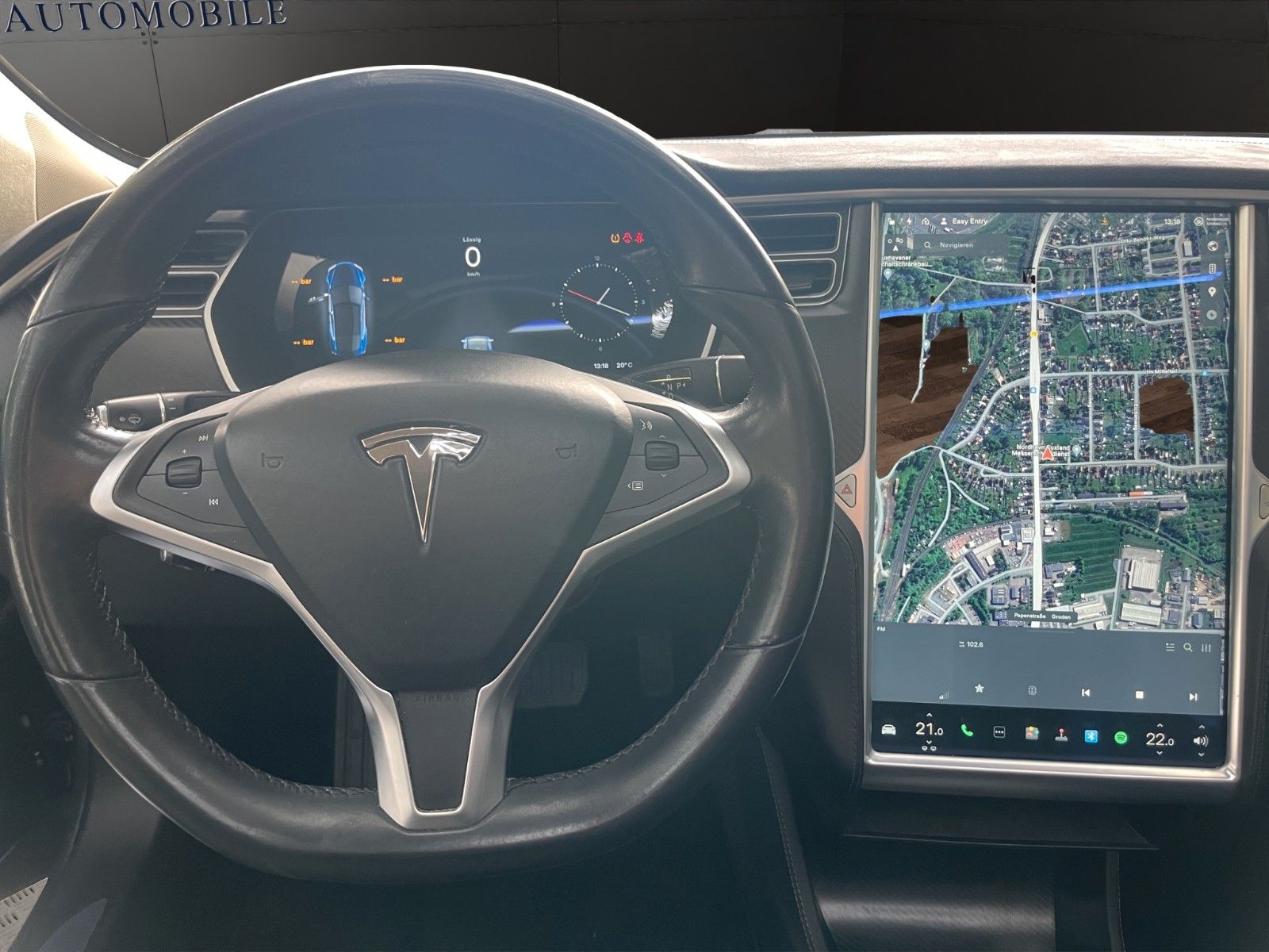 Fahrzeugabbildung Tesla Model S Dual*Xenon*ACC*CarPlay*Wlan*Pano*Ambient