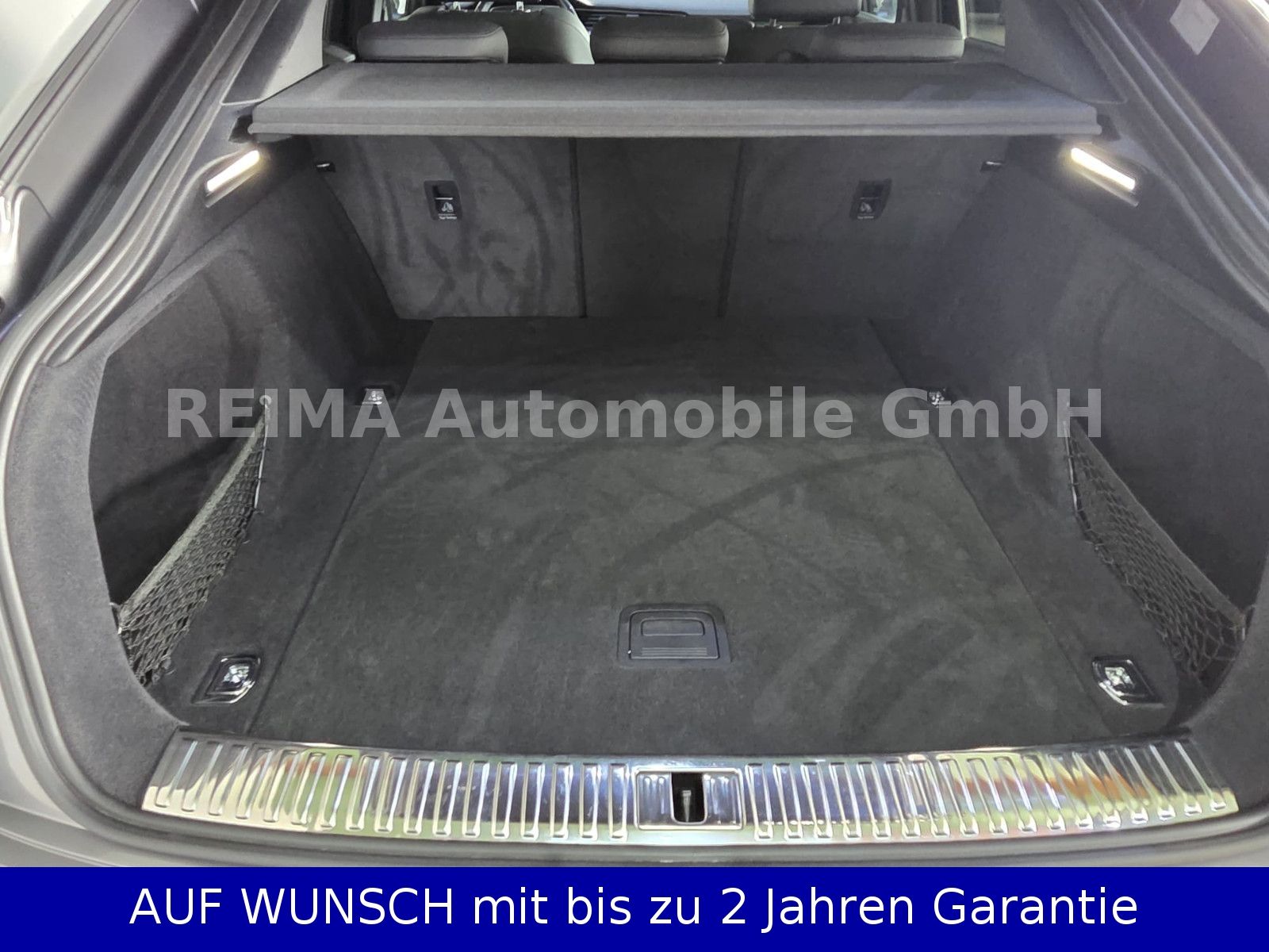 Fahrzeugabbildung Audi e-tron Sportback 55 quattro, Matrix, ACC