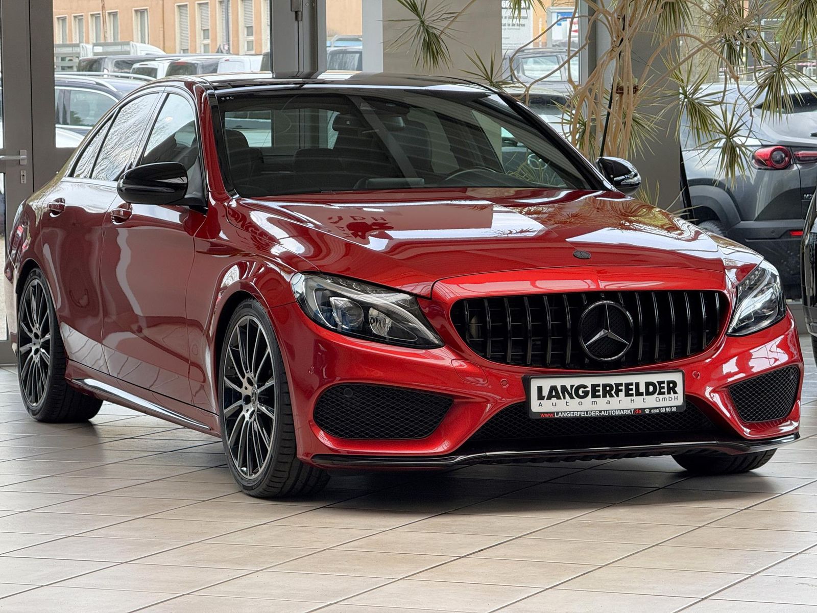 MERCEDES-BENZ C250 AMG Line*NAVI*Night*PANO*LEDER*BURM*LEDER*