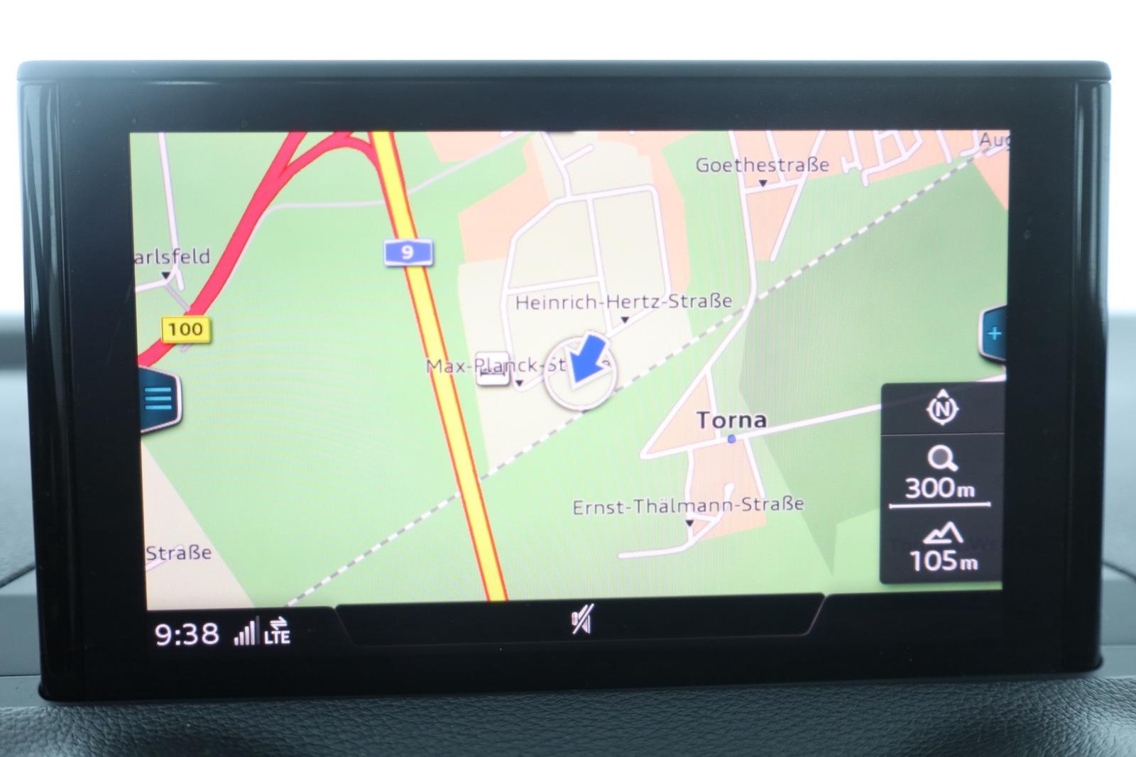 Audi Q2 30 TFSI Sport Navi Sitzheizung AHK