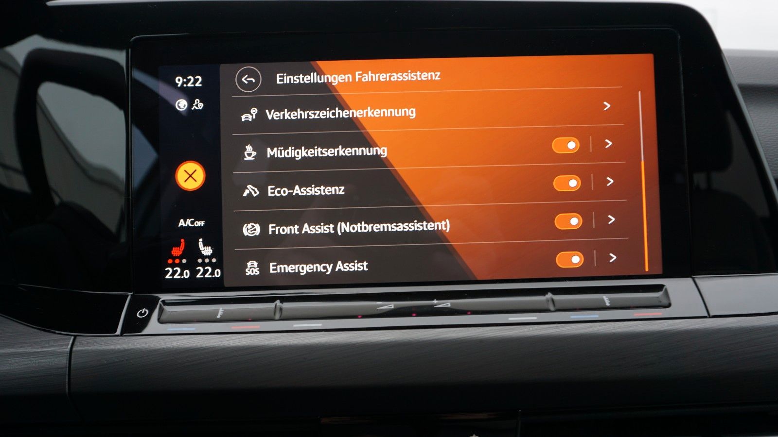 Fahrzeugabbildung Volkswagen Golf VIII Variant Style, Navi,LED,HUD,Kamera +WR