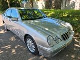 Mercedes-Benz E 220 CDI ELEGANCE Elegance - Mercedes-Benz E 220 aus 2000