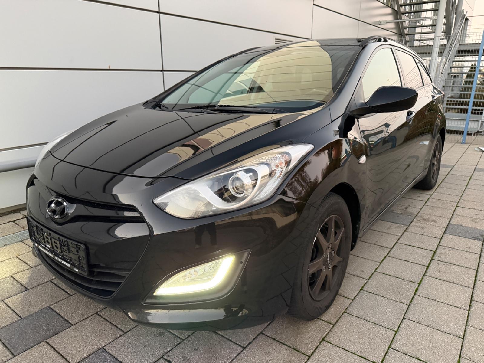Hyundai i30 2014 — rear view