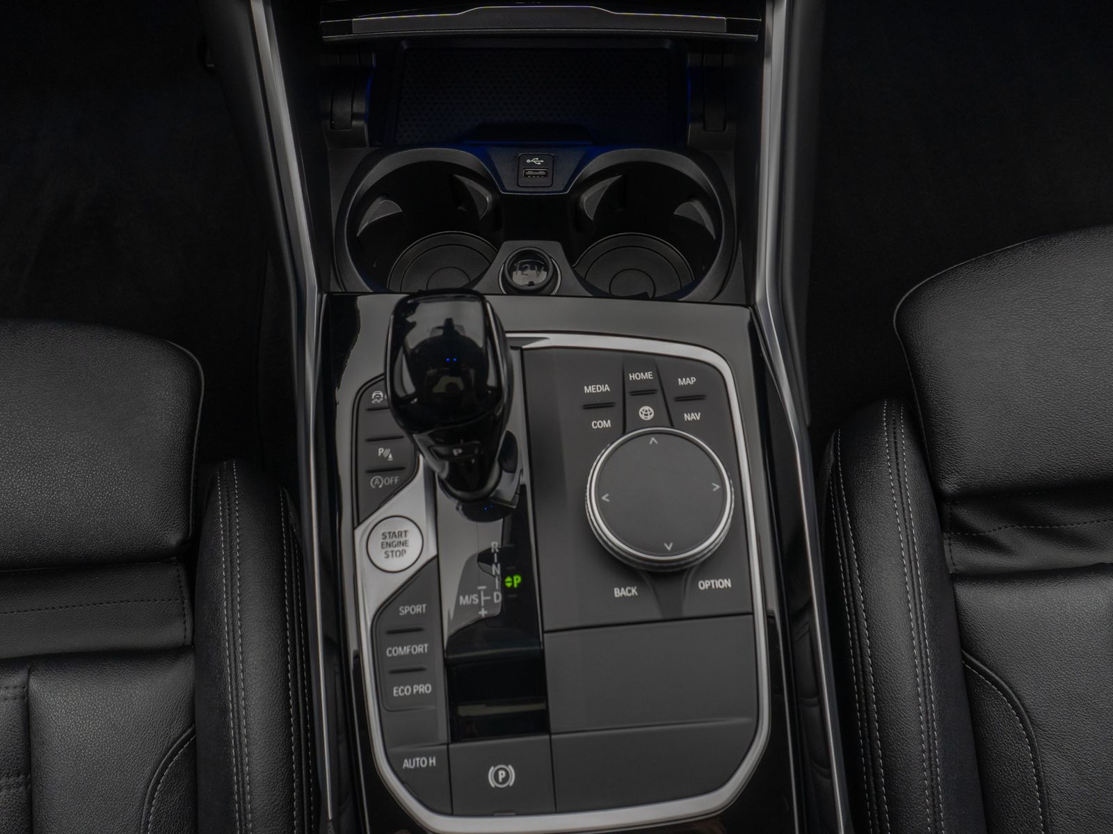 Fahrzeugabbildung BMW 320i xD Luxury Line El.Glasdach Kamera HiFi AHK