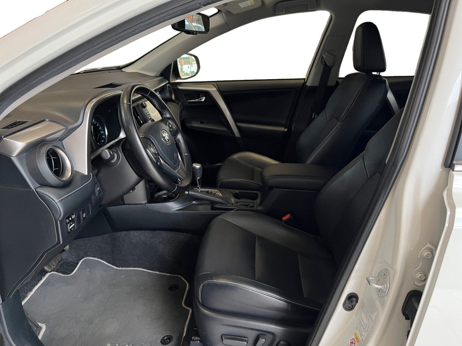 Fahrzeugabbildung Toyota RAV4 Hybrid Executive