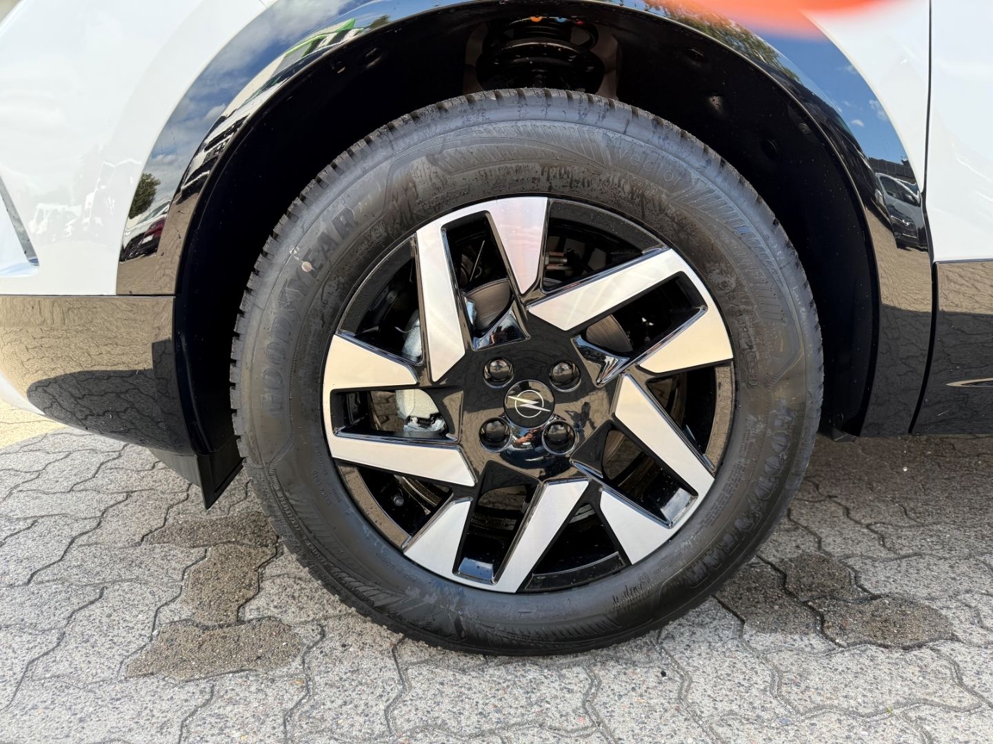 Fahrzeugabbildung Opel Mokka 1.2 GS mit SHZ+LHZ+Kamera+Allwetter