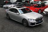 BMW 750 d xDrive M Sport Laser H&K Individual - silberne BMW 750