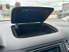 Fahrzeugabbildung Volkswagen Sharan 1.4 TSI Comfortline DSG Standhzng AHK 7Si
