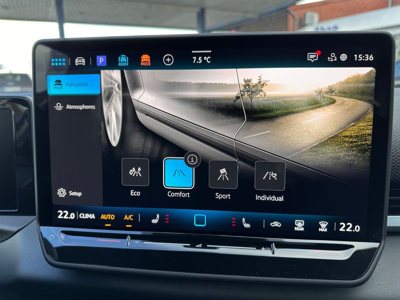 Fahrzeugabbildung Volkswagen T-Roc R Line 1.5 eTSI DSG APP/ACC/AHK/LED/eHeck