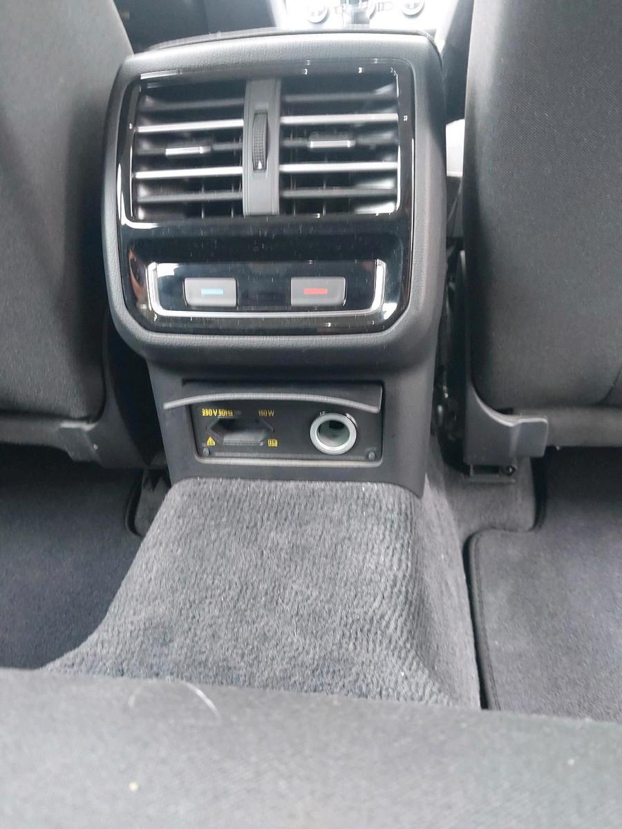 Volkswagen Passat 2015 — photo 12