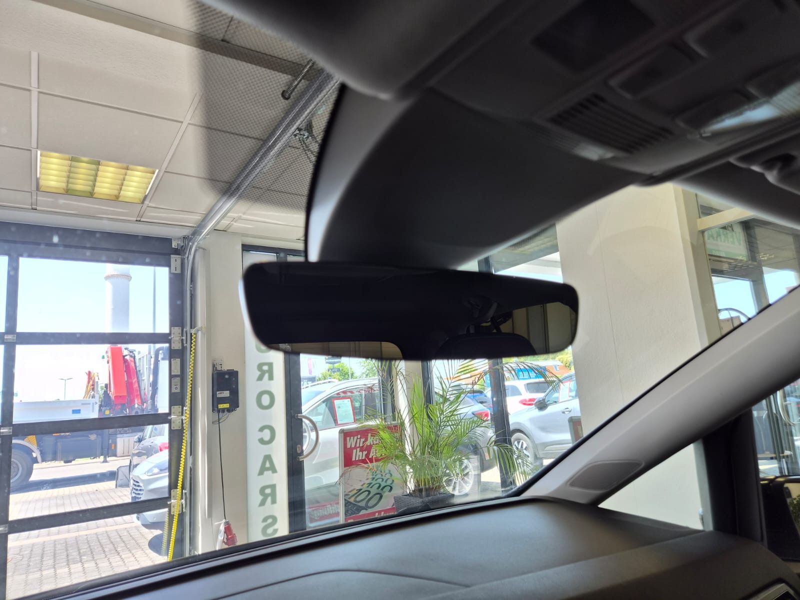 Fahrzeugabbildung Volkswagen Touran IQ.DRIVE / 1. HAND / MWST