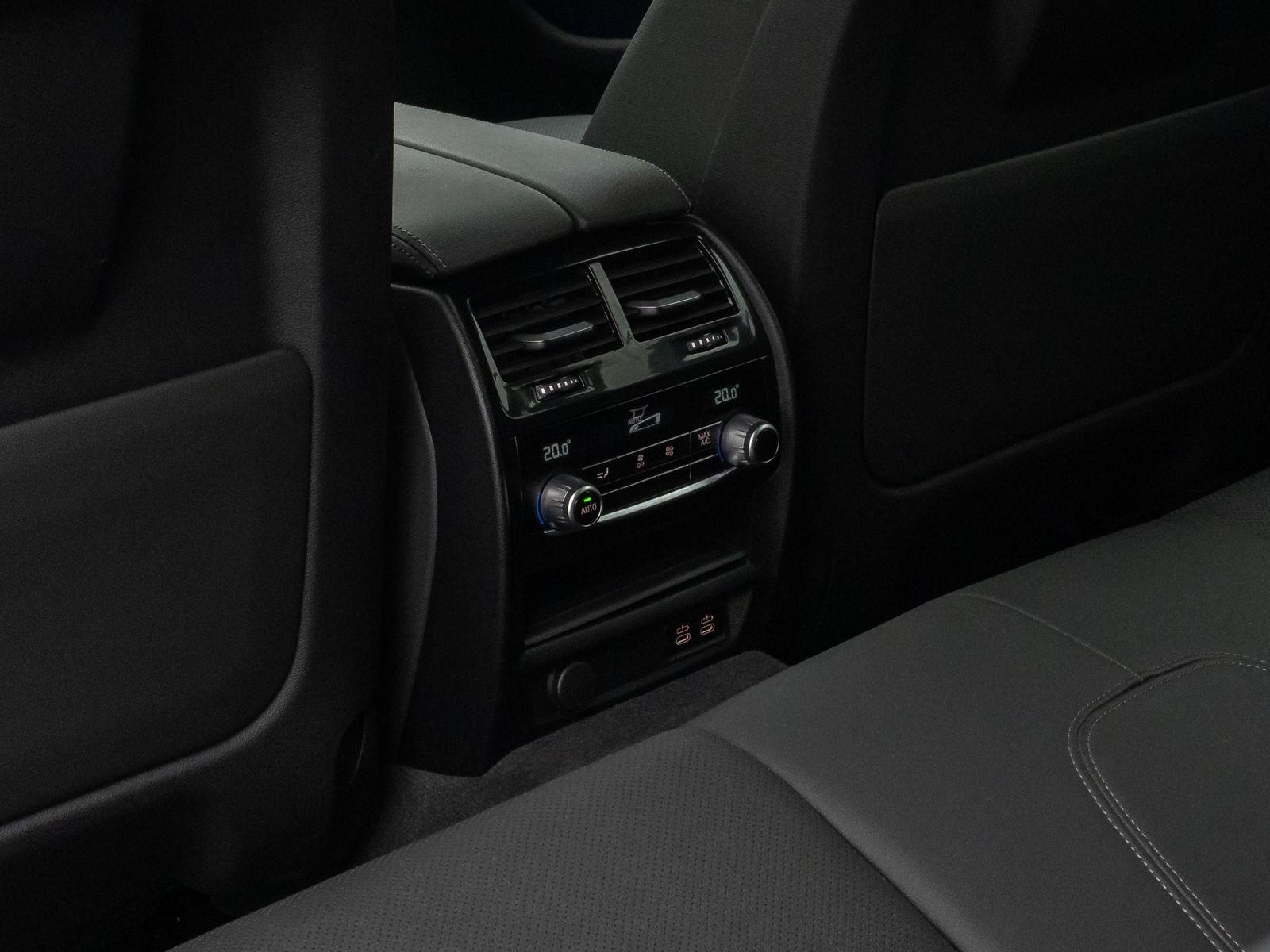 Fahrzeugabbildung BMW 530d xD M Sport Laser HUD DAB H/K ACC AHK Komfor