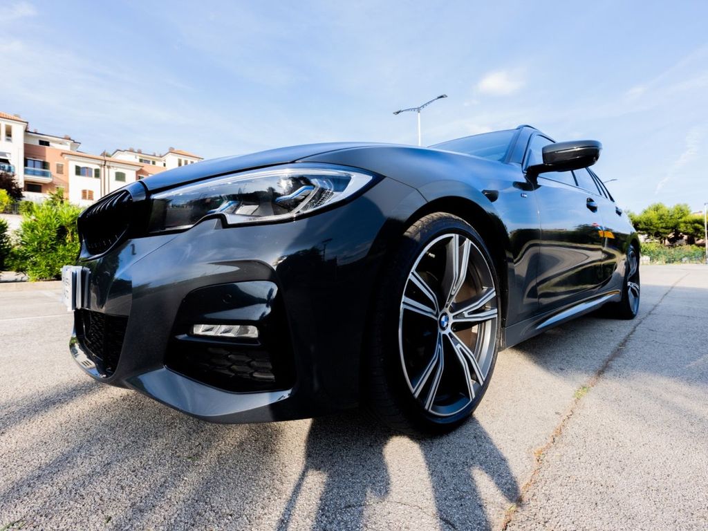 Image of BMW 320