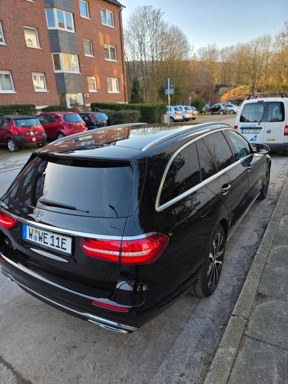 Image of Mercedes-Benz E 300