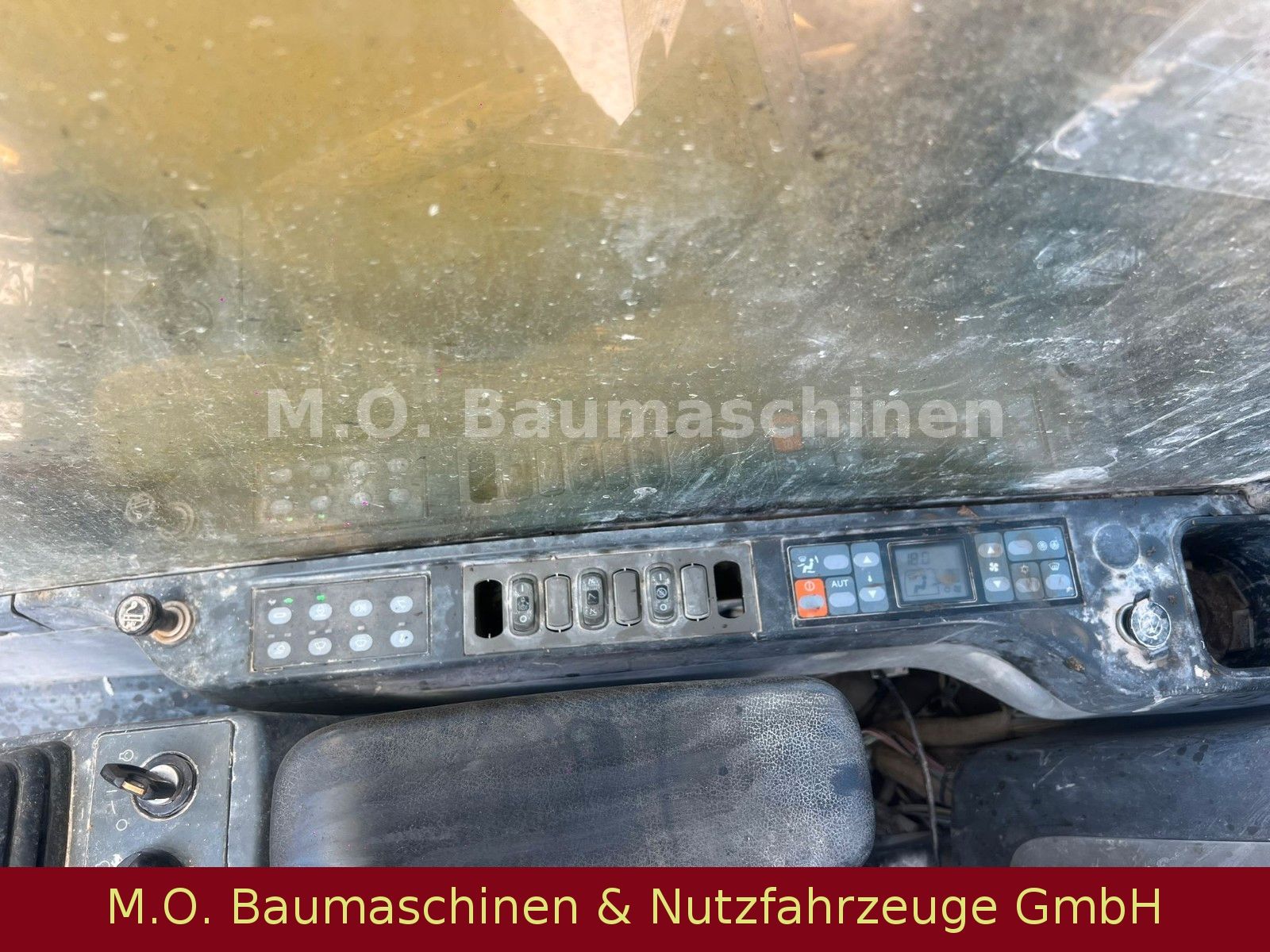 Fahrzeugabbildung CAT 325 D L / AC/ ZSA /