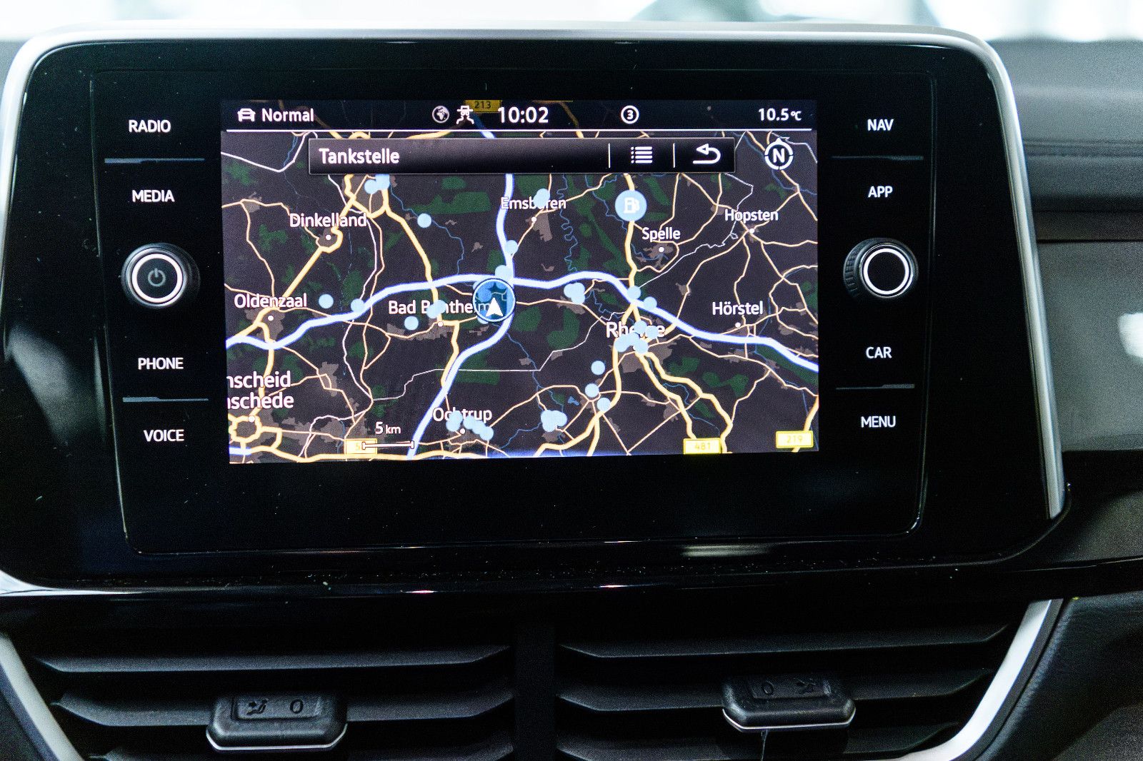 Fahrzeugabbildung Volkswagen T-Roc R-Line+LED+AHK+ACC+SIDEASISST+SHZ+EL.HK