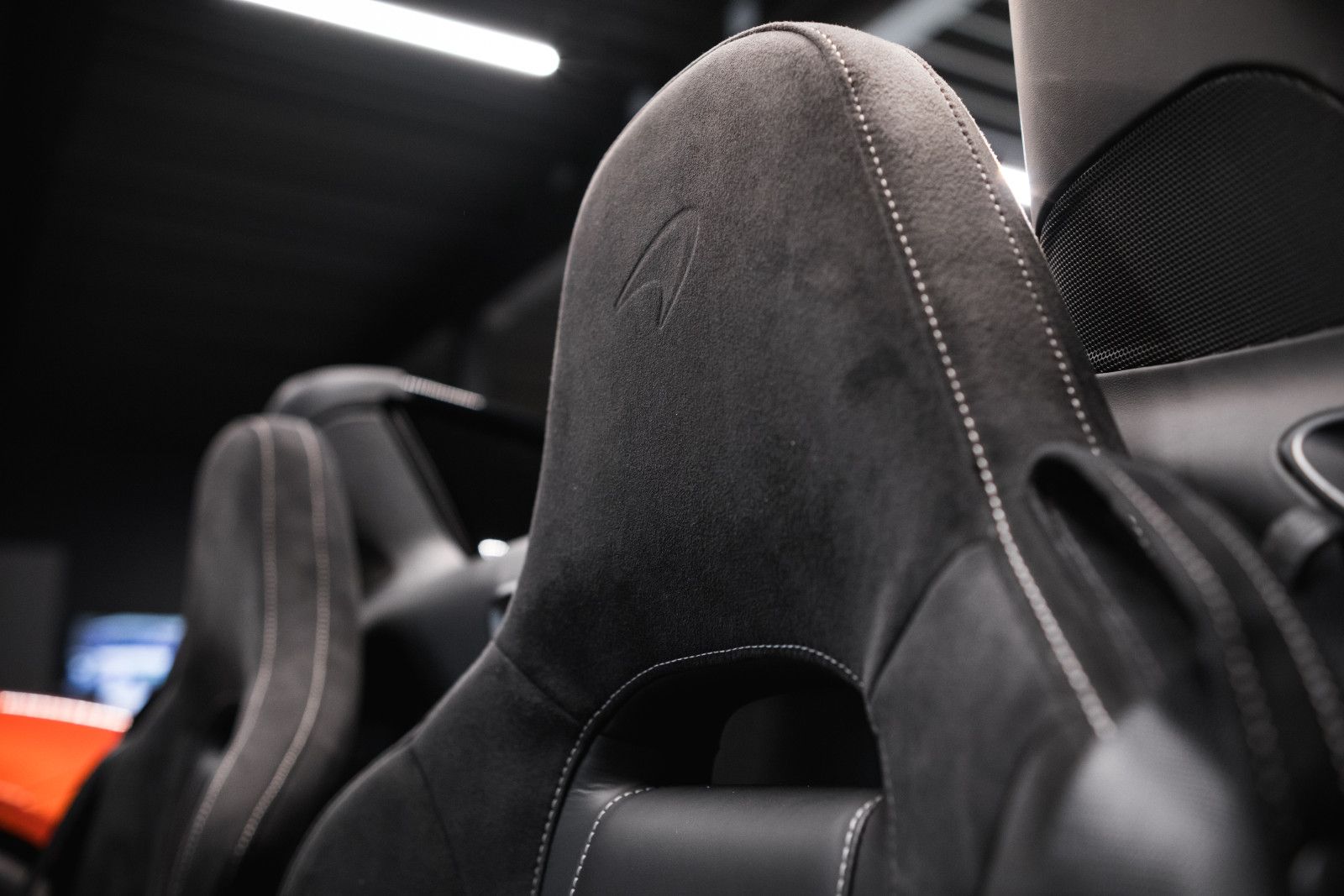 Fahrzeugabbildung McLaren 720S-B&W-McLaren Performance Plus Pack-Steuer!