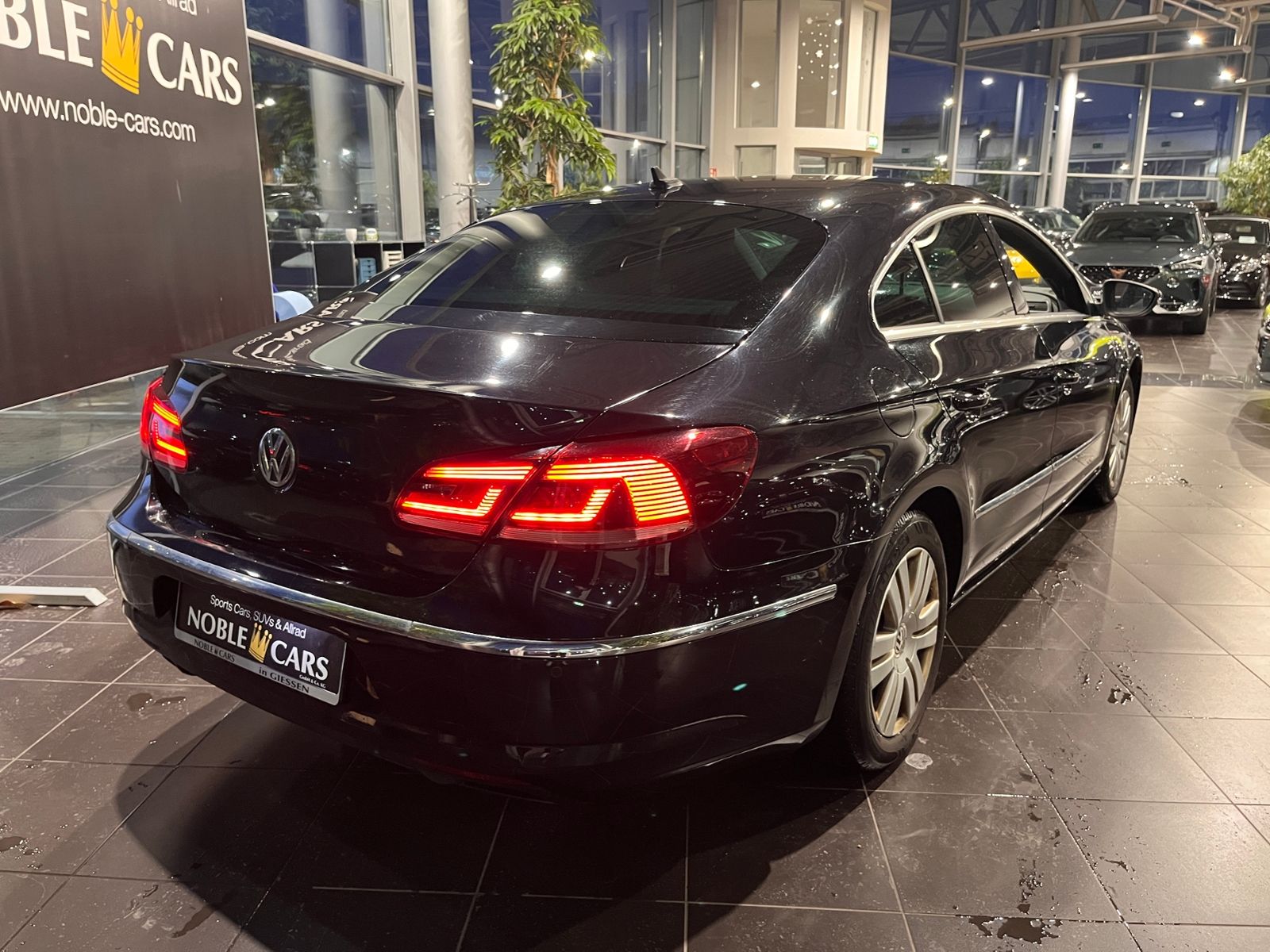 Fahrzeugabbildung Volkswagen CC Passat KLIMA XEN NAV SHZ PDC 18"