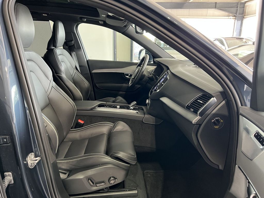 Volvo XC90 T8 Plus Bright Recharge AWD FourC AHK B&W