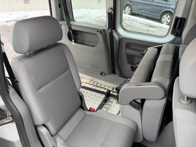 Fahrzeugabbildung Volkswagen Caddy Rollstuhlrampe