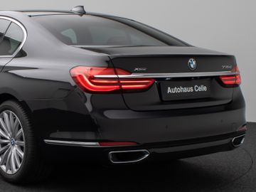 Fahrzeugabbildung BMW 730d xDr LED ACC HUD HI-FI DAB Kamera 360°