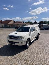 Toyota Hilux Extra Cab Life 4x4 - Toyota Hilux: Extra Cab