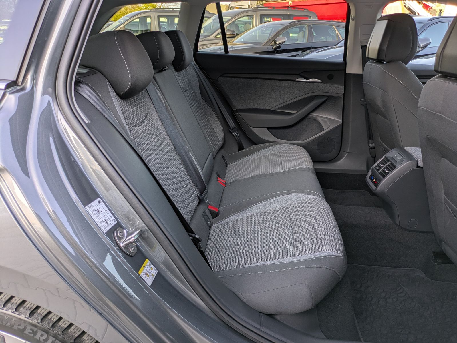 Fahrzeugabbildung SKODA Superb 2.0 TDI 4x4 Selection MATRIX*AHK*PANO*19"