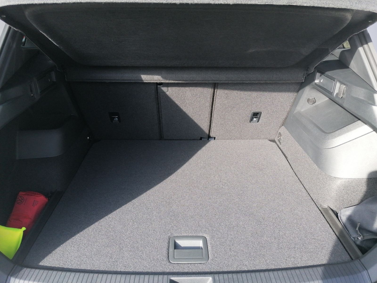 Tiguan 2.0 TDI DSG R-Line AHK+STHZ+PANO+MATRIX+