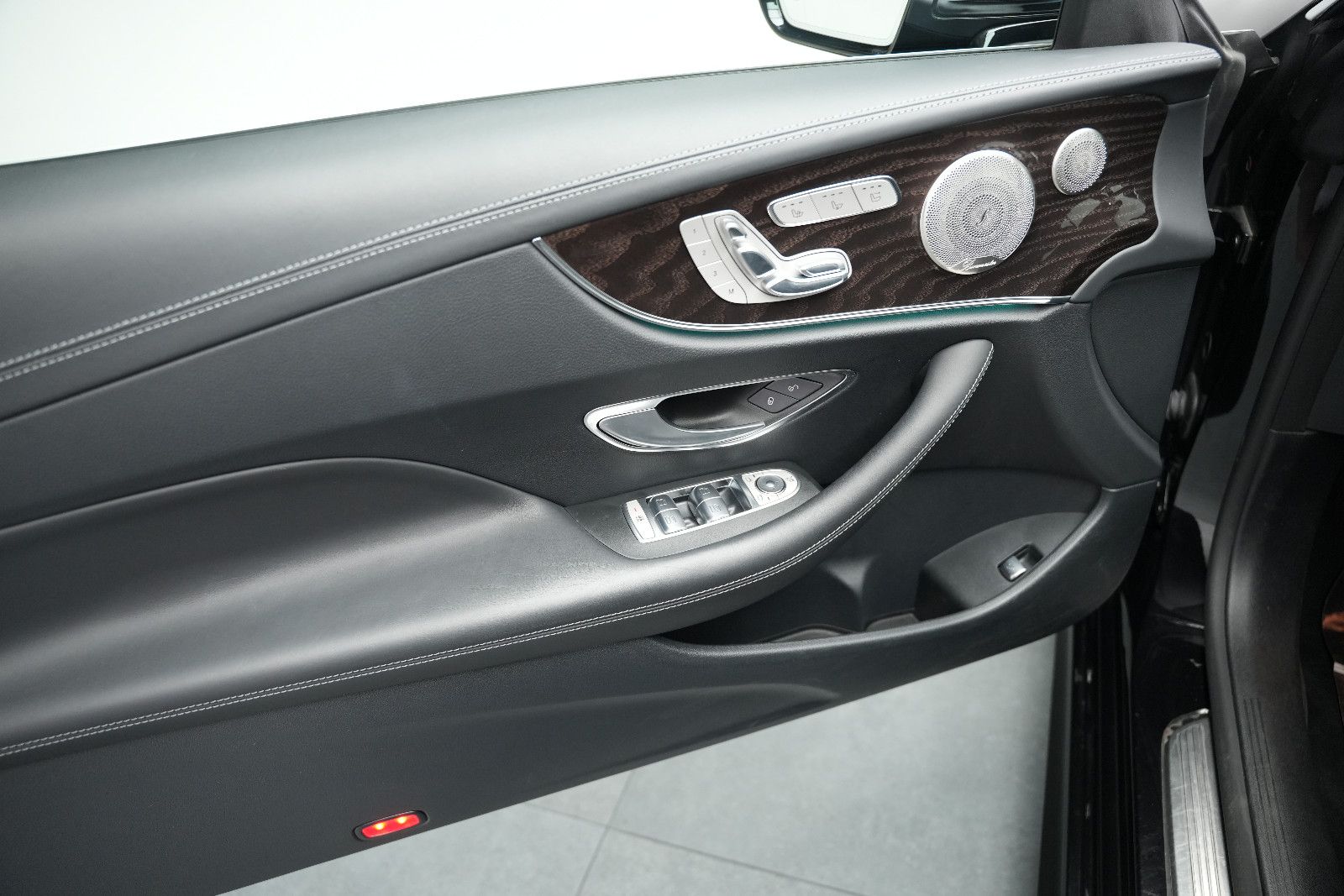 Fahrzeugabbildung Mercedes-Benz E 450 Cabrio AMG/BURMESTER/HUD/AMBIENTE/MASSAGE/
