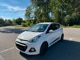 Hyundai  i10 FIFA World Cup Edition Top ausgestattet - Hyundai i10: Weiß