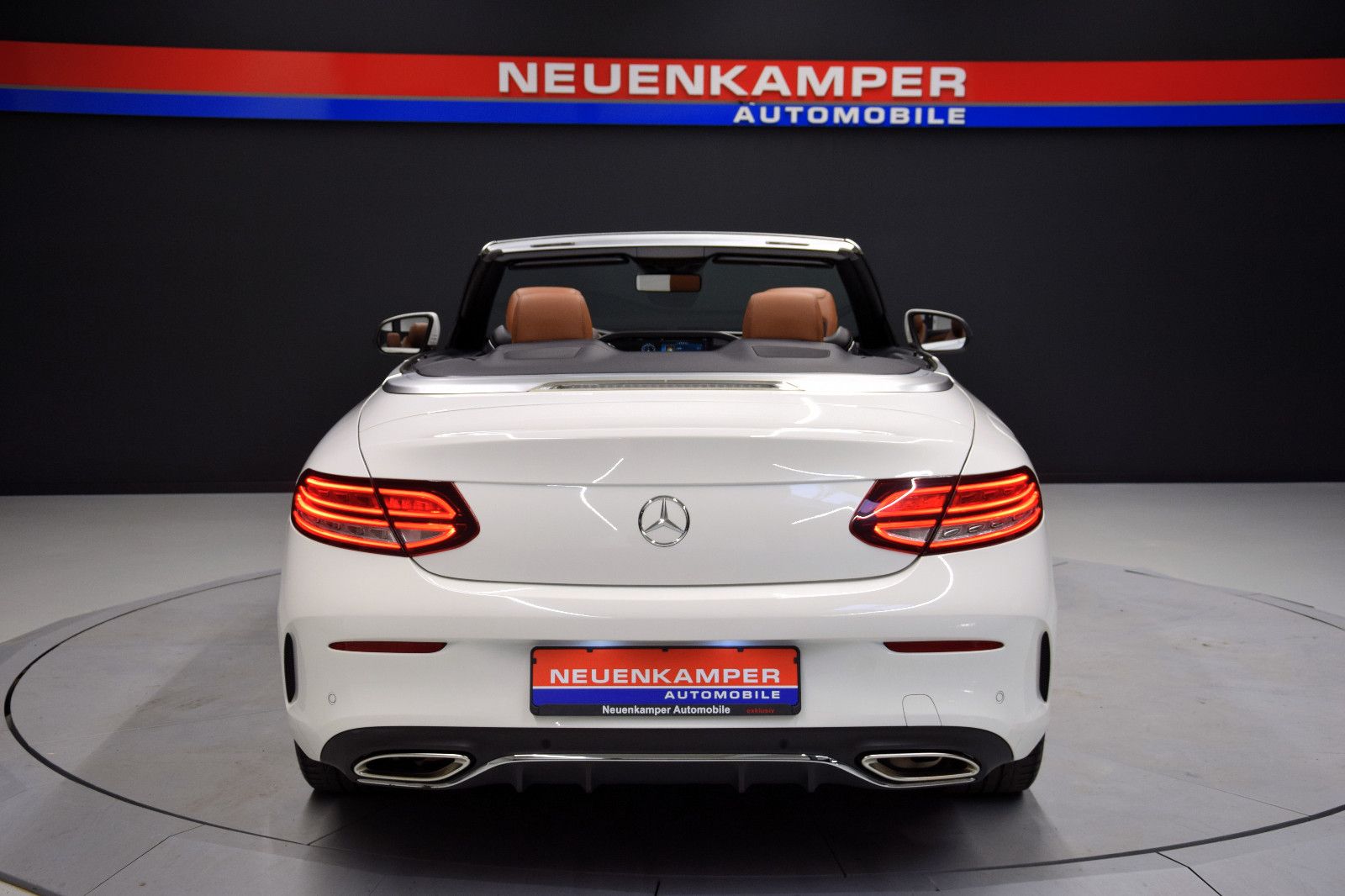 Fahrzeugabbildung Mercedes-Benz C300 Cabrio AMG Facelift AirScarf Distron 19"LED