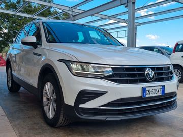 Volkswagen Tiguan - 2