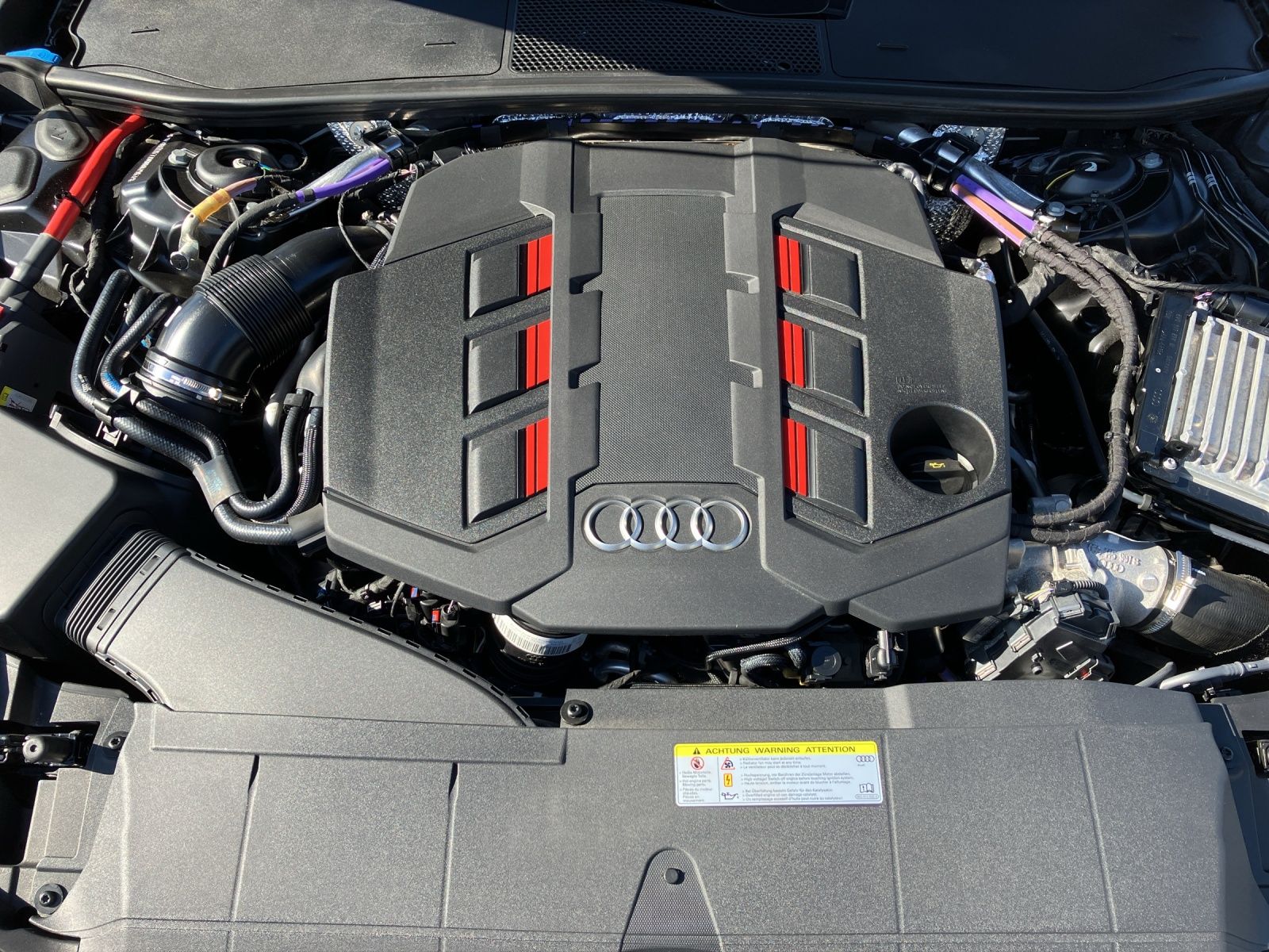 Fahrzeugabbildung Audi S6 Avant 3.0 TDI quattro Matrix Luft RFK Navi AV