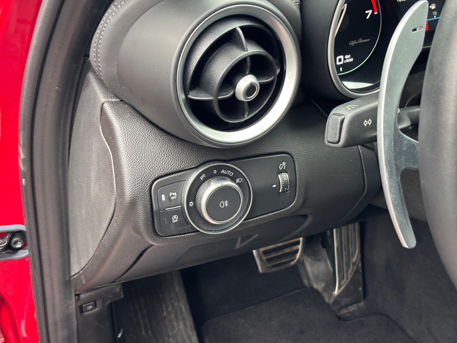 Fahrzeugabbildung Alfa Romeo Giulia Veloce Q4/ACC/MEMORY/KAMERA/NAVI/SOUND/