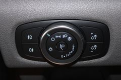 Fahrzeugabbildung Ford Tourneo Custom L2 Titanium 8-Si  ACC XENON AHK