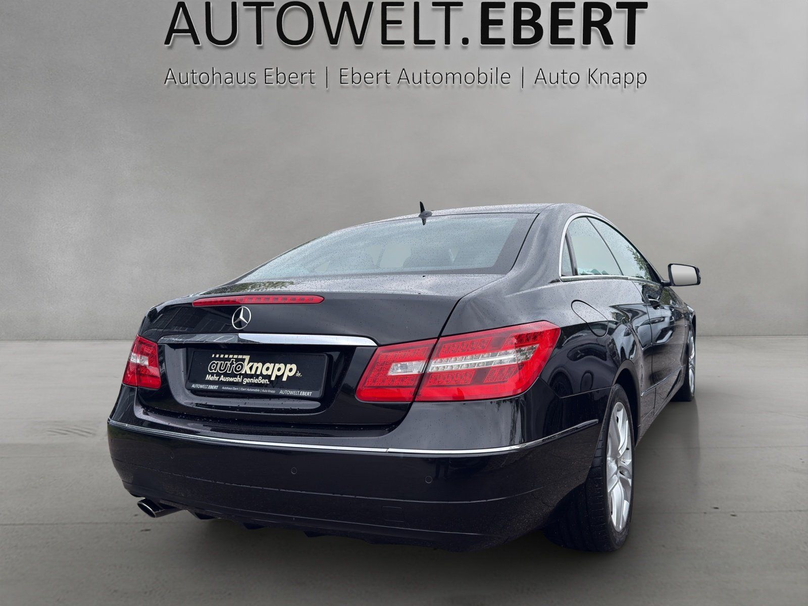 Fahrzeugabbildung Mercedes-Benz E 250 CGI Elegance BlueEfficie Coupe