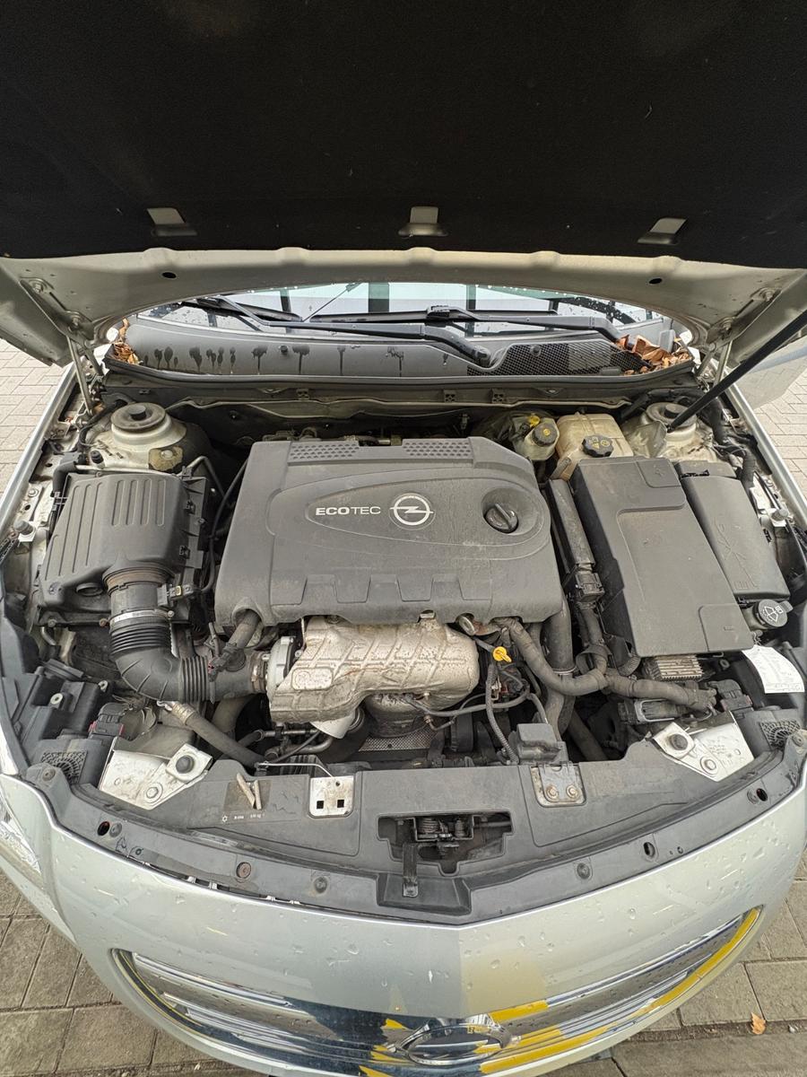 Opel Insignia 2011 — photo 12