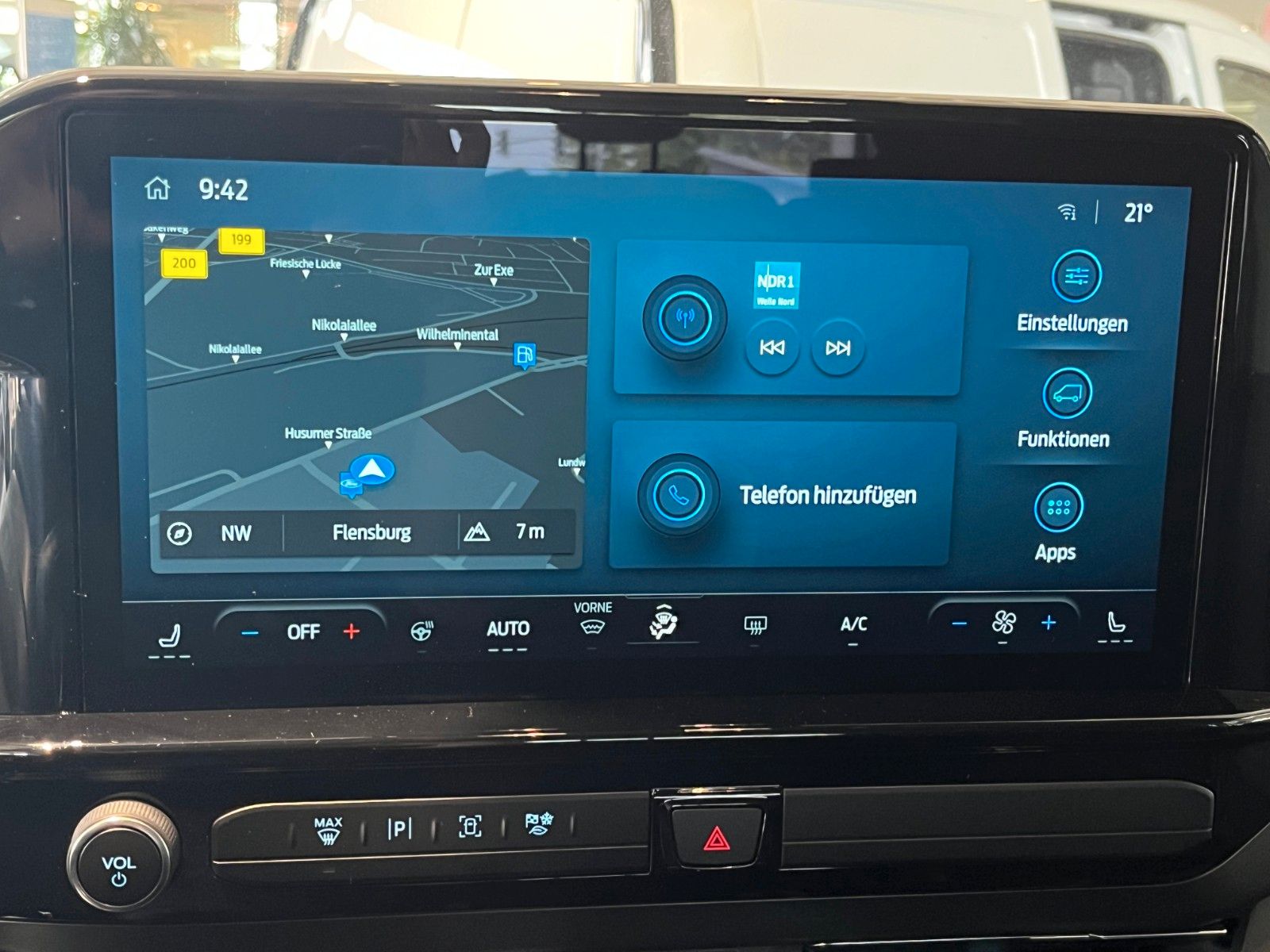 Fahrzeugabbildung Ford Tourneo Custom L1 Titanium AWD Automatik mit AHK