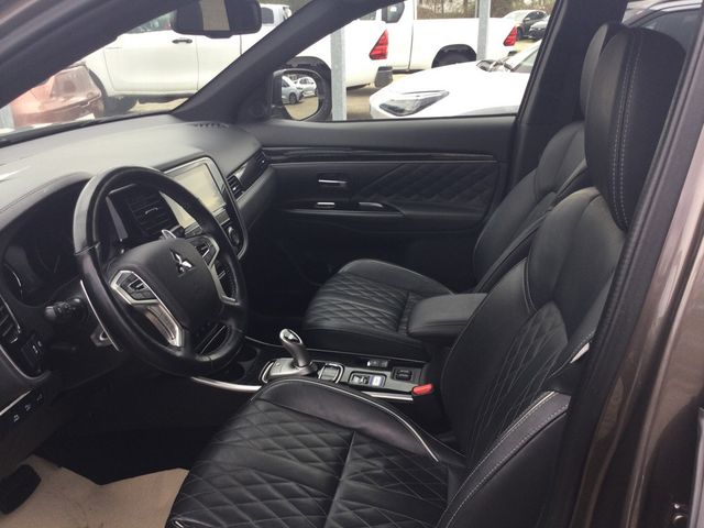 Outlander 2.4 PHEV Intro Edition 4WD SHZ AHK LED