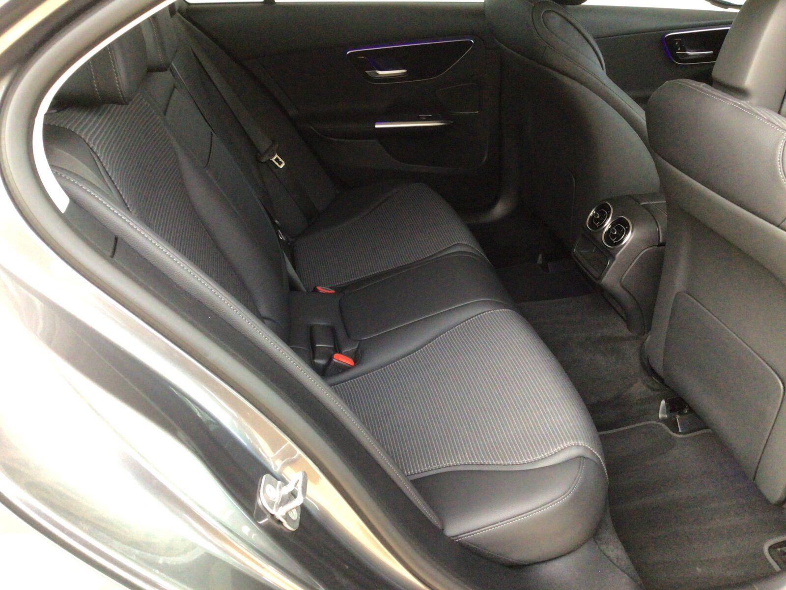 Mercedes-Benz C 220 d AVANTGARDE Advanced Totw MBUX CAR PLAY foto 12